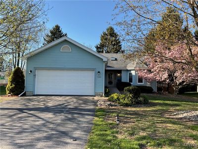 5067 Roseanne Dr, Liverpool, NY, 13088