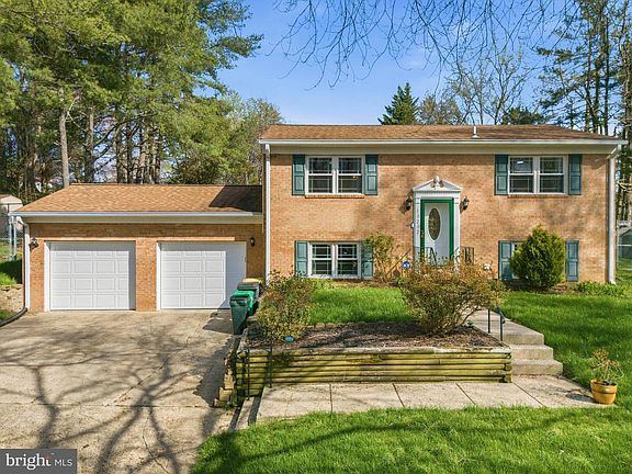 2nd image of 10202 Le Fevre Dr