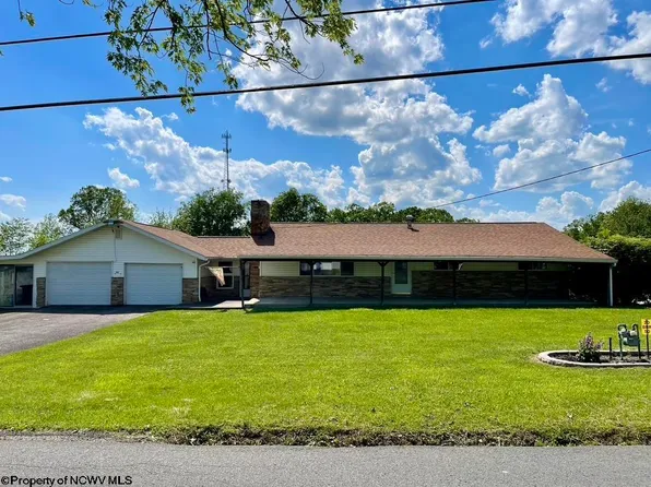 1123 Bakers Ridge Rd, Morgantown, WV 26508