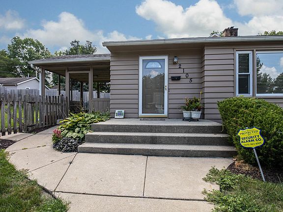 3rd image of 2105 Greenwood Ave
