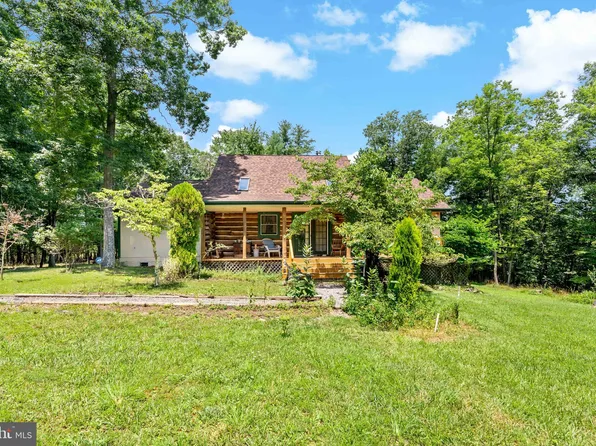 819 Packing House Rd, Berkeley Springs, WV 25411