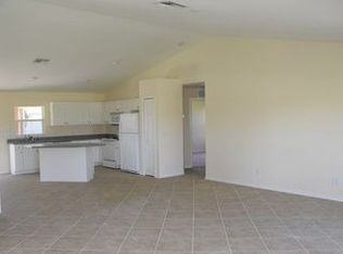 2904 NW 7th St, Cape Coral, FL 33993