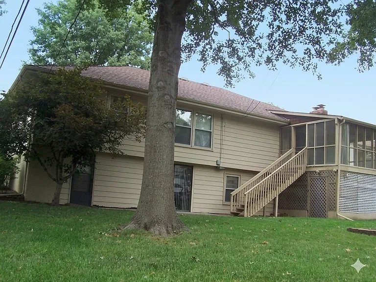517 Concord St — Photo 16