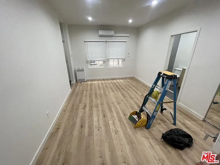 5320 W Olympic Blvd #7 — Photo 7