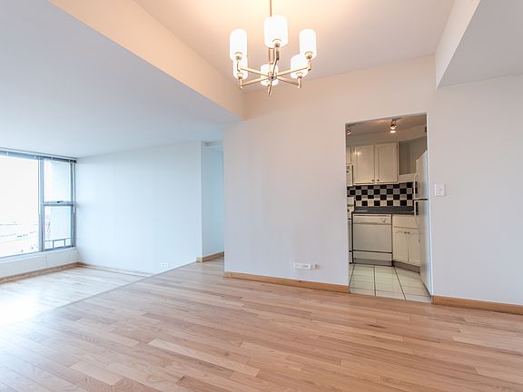 3rd image of 3200 N Lake Shore Dr APT 610