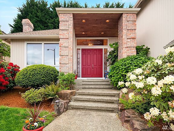2nd image of 15817 SE 45th Pl