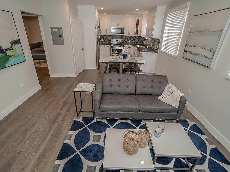 2631 S La Salle Ave #2631 — Photo 5