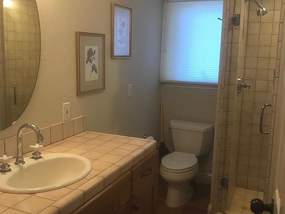 4th image of 1360 Orchard Ave