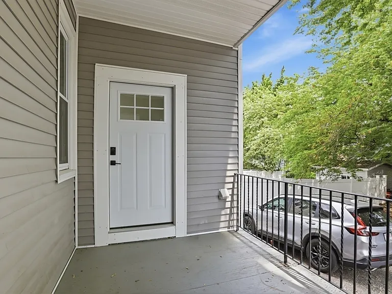 121 Glendale St #3 — Photo 11