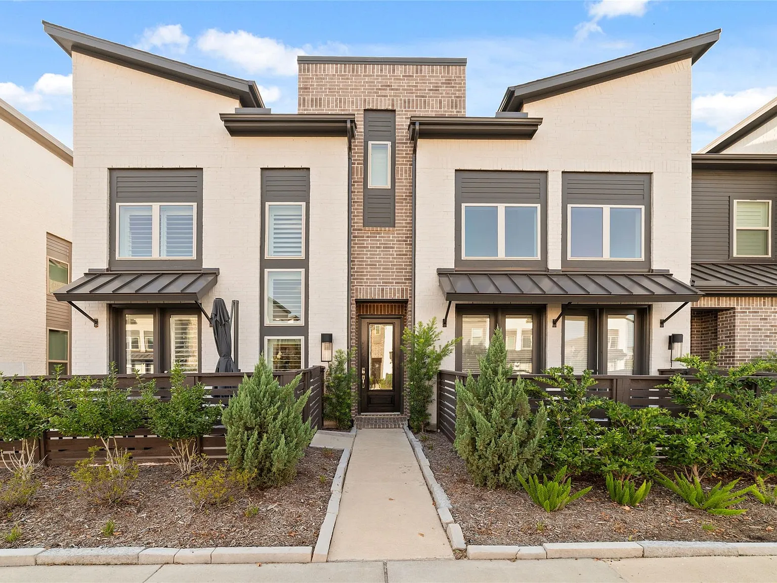 3 bed, 2.5 bath, 1806 sqft, $2,900 — Photo 1