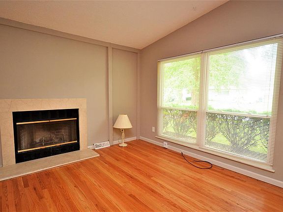5th image of 2305 Pheasant Dr