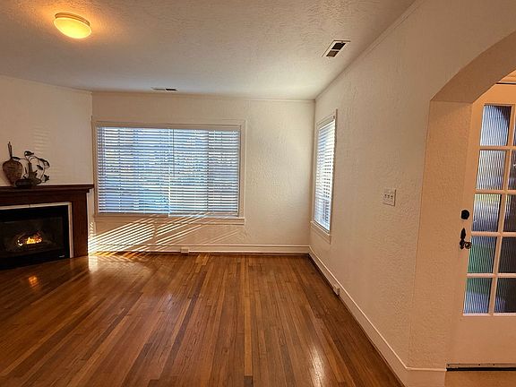 5th image of 2218 Broadway St APT 2