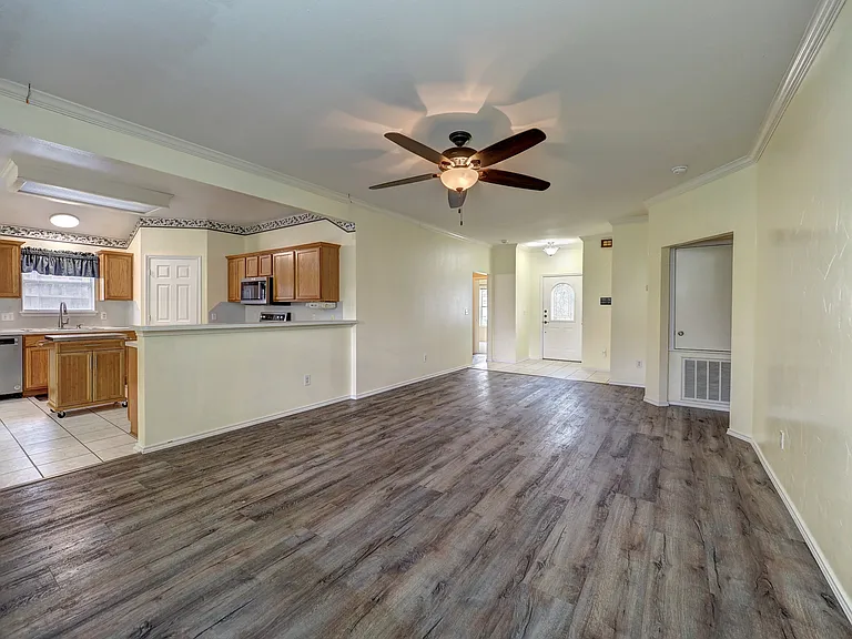 1129 Cupertino St — Photo 3