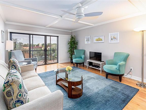 5th image of 100 S Interlachen Ave #507F
