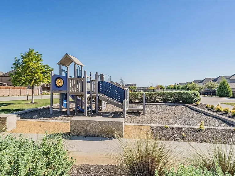 17736 Coralberry Dr — Photo 36