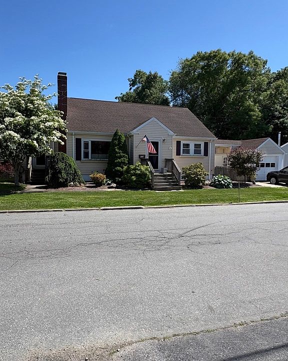 1st image of 220 Belair St