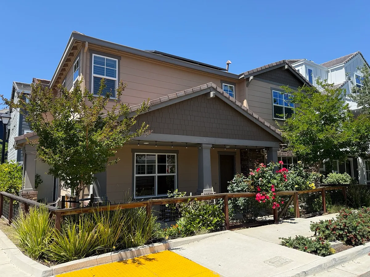 Building Photo - 97 Sunflower Hill Way