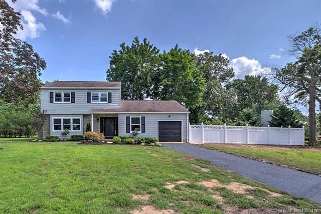 1st image of 26 Cory Dr