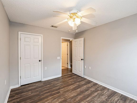 3rd image of 1413 Newcastle Way