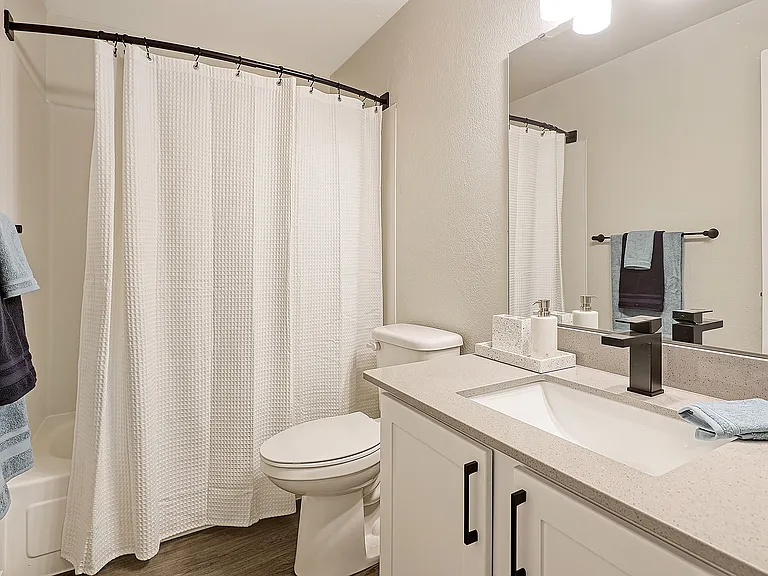 Westvue Apartments — Photo 13