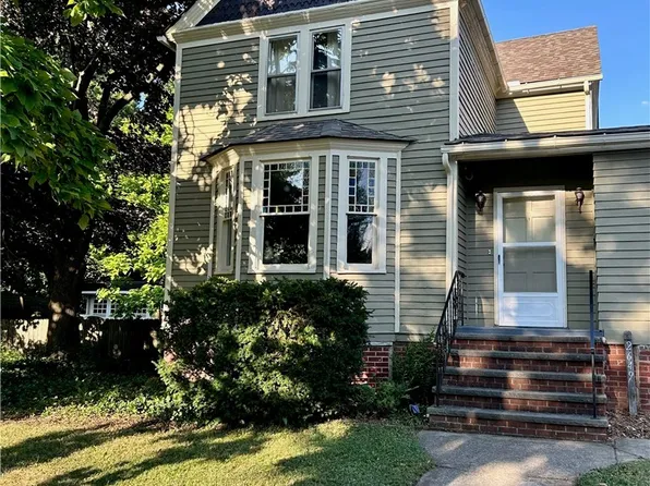 2649 S Taylor Rd, Cleveland Heights, OH 44118