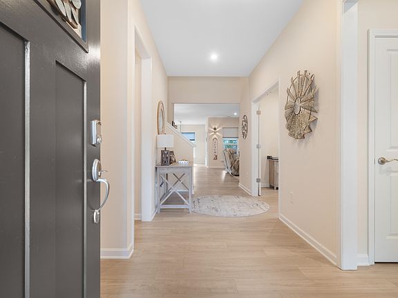 2nd image of 1081 Southwood Way