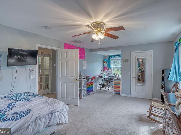 5th image of 18390 Hudson Rd