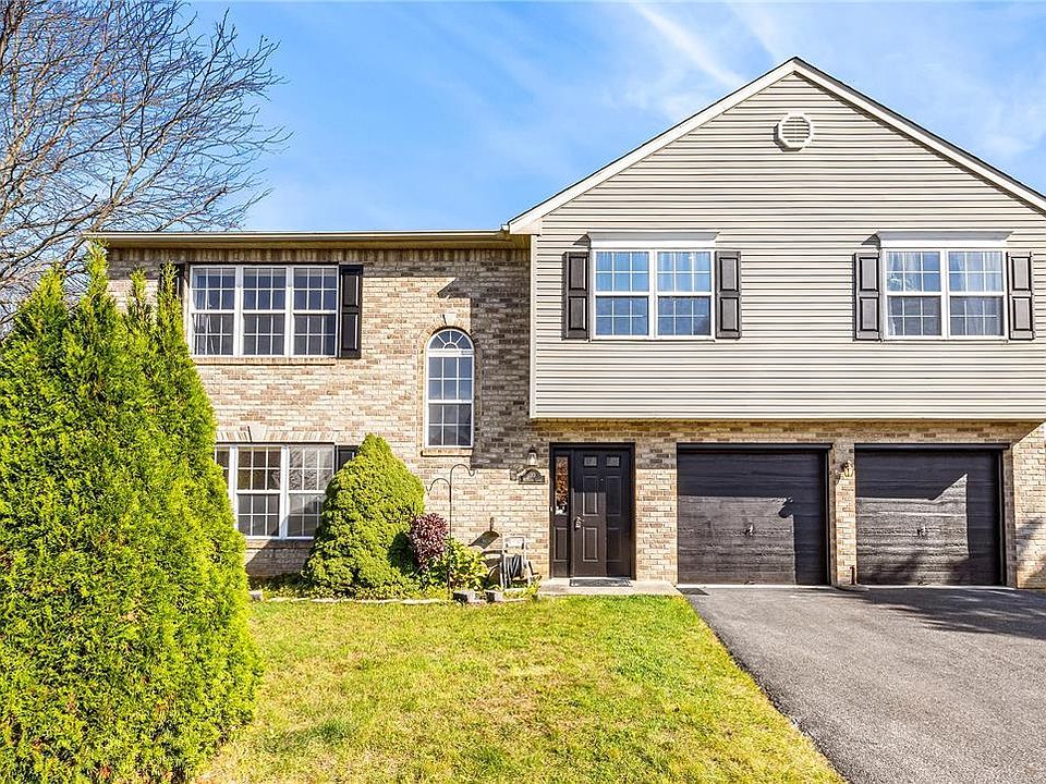 1st image of 30 Heritage Ln