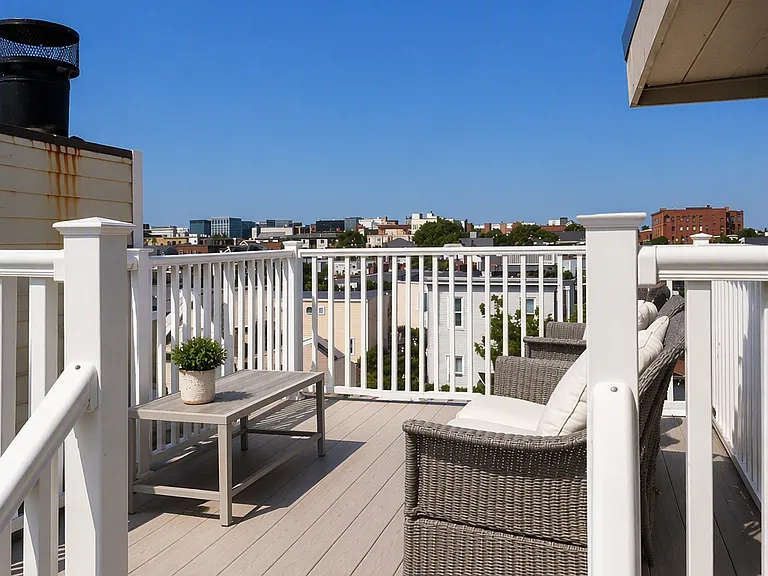 190 W 7th St #3 — Photo 10