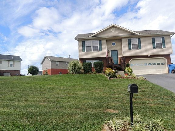 3rd image of 1041 Meadow Creek Ln