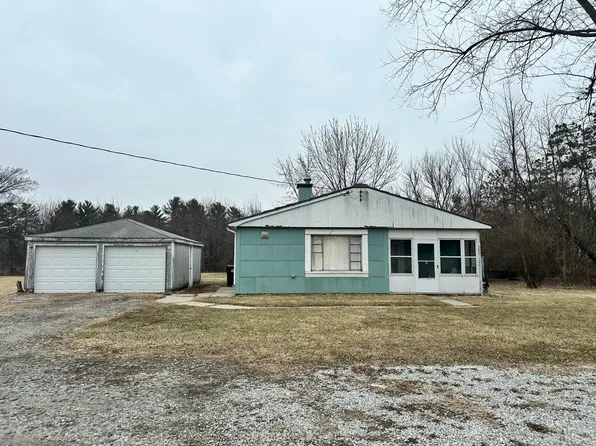 10607 Lane St, Crown Point, IN 46307