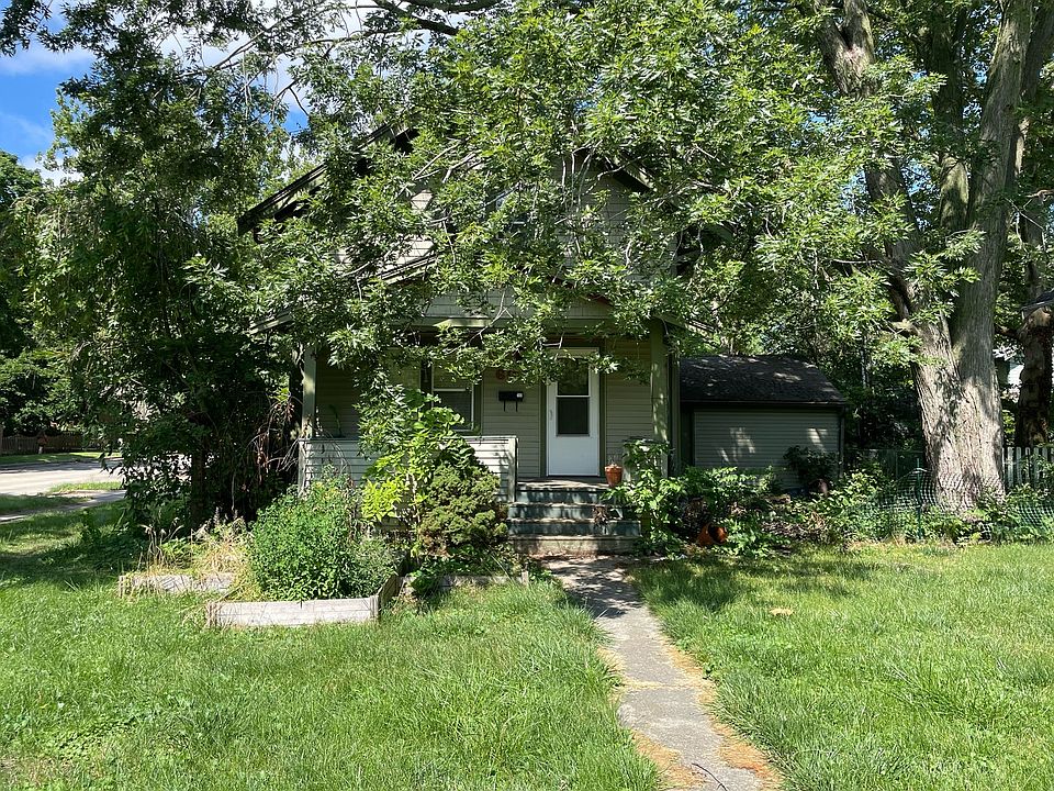 2nd image of 609 Harwood Ct