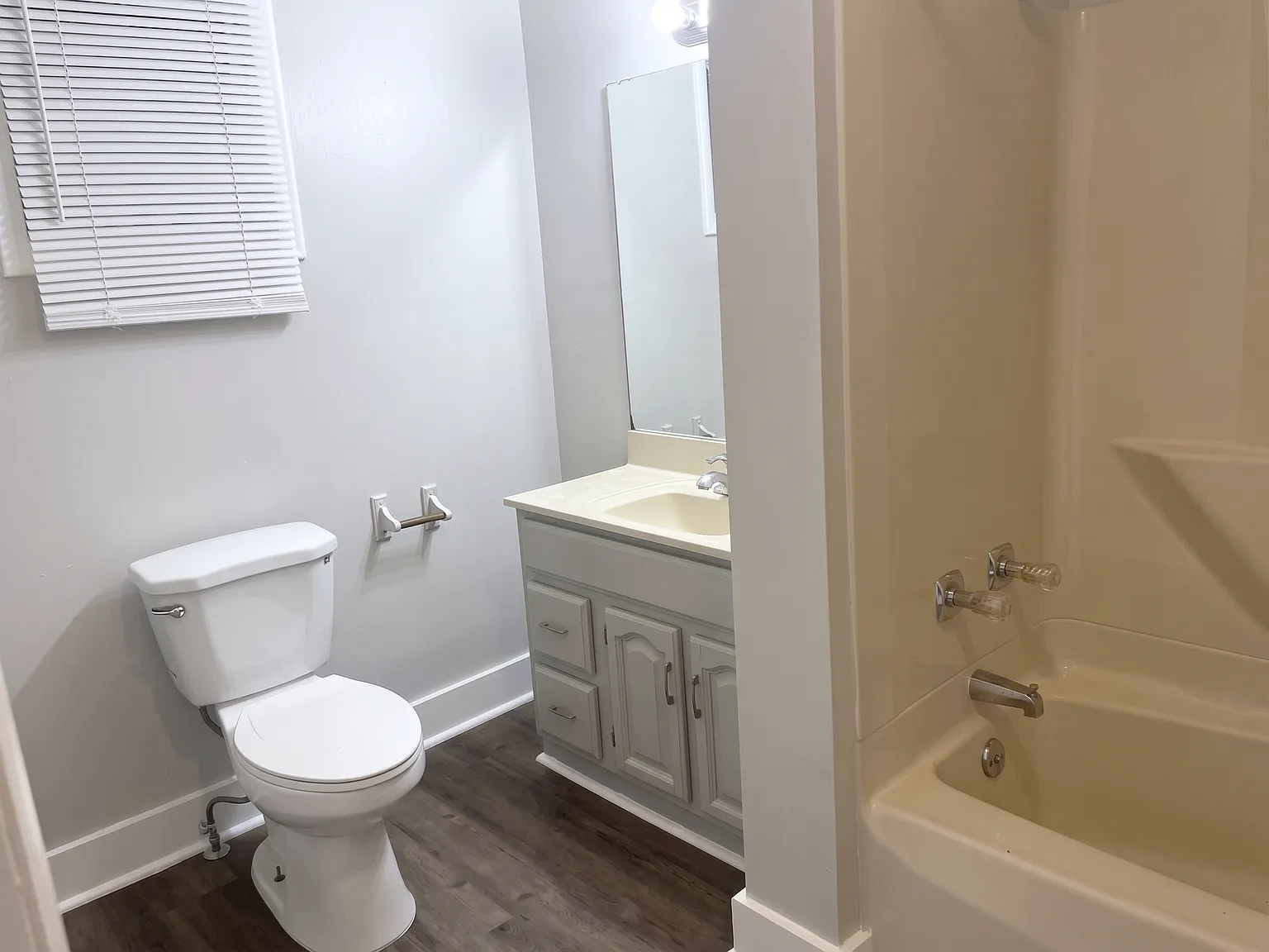 2 bed, 800 sqft, $850 — Photo 2