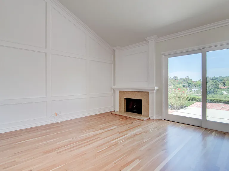 24261 Cascades Dr — Photo 8
