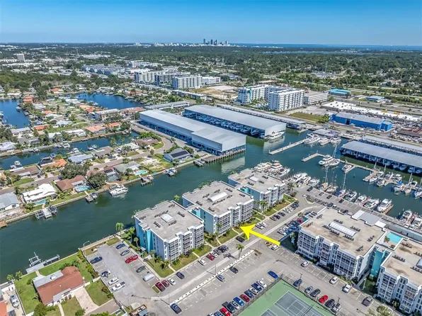 4902 38th Way S APT 109, Saint Petersburg, FL 33711