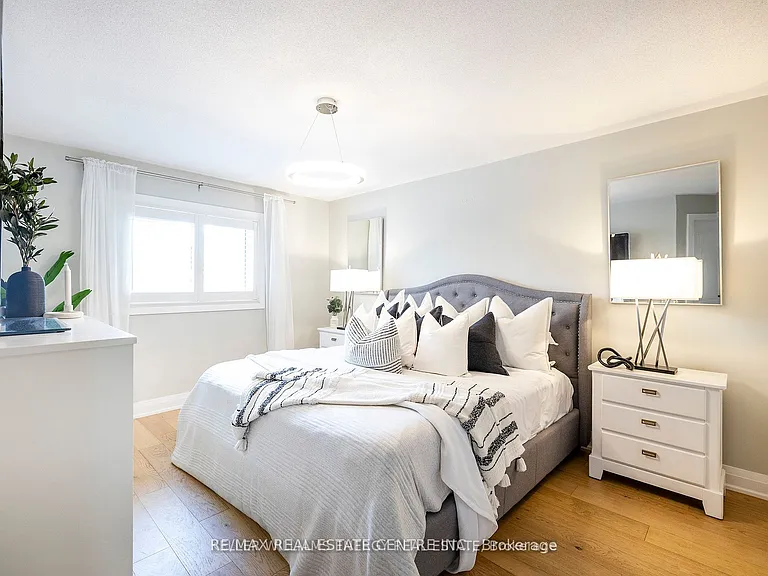 36 Padfield Dr — Photo 12
