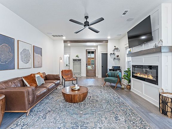 5th image of 103 NW Ozark Way
