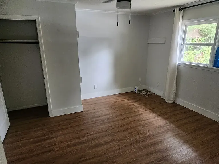 422 S Green St — Photo 5