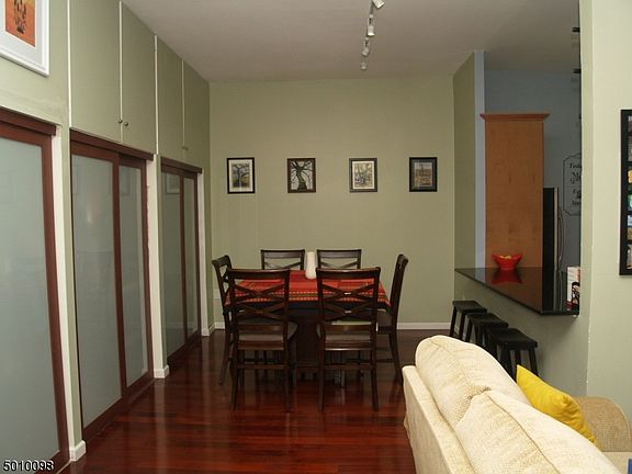 4th image of 111 Mulberry St 4-j #4-J