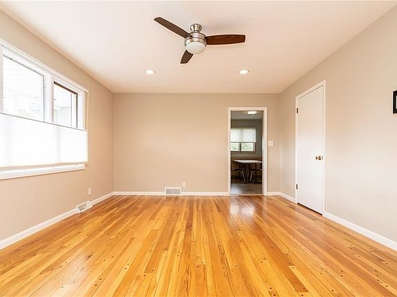 5th image of 24761 Maidstone Ln