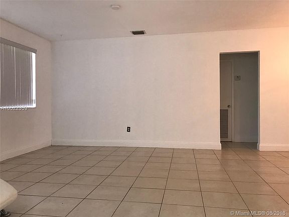 3rd image of 490 NE 140th St #0