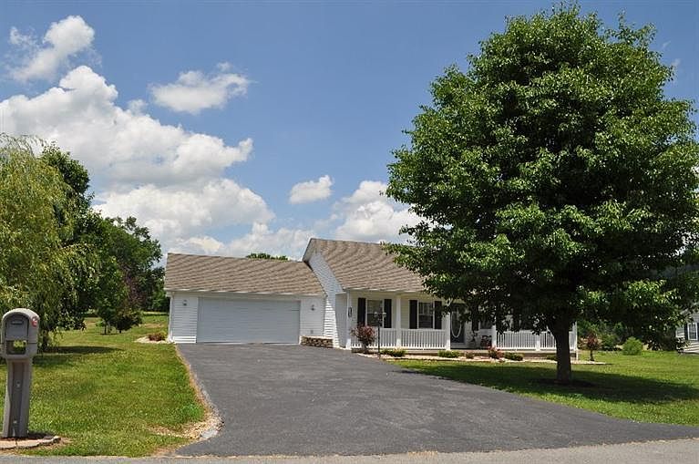 1st image of 75 Castle Rock Dr