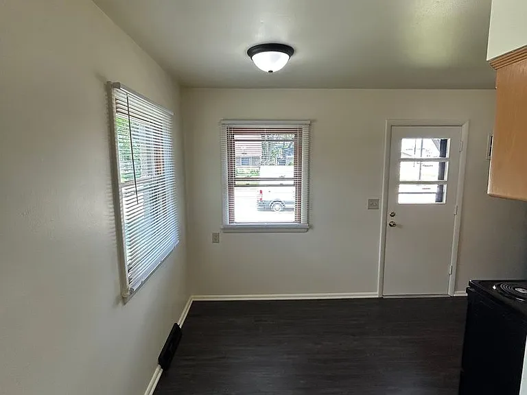 N89W15631 Cleveland Ave — Photo 11