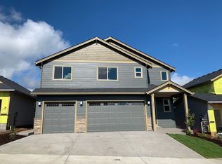 207 NE Regan Hill Loop #A, Estacada, OR 97023