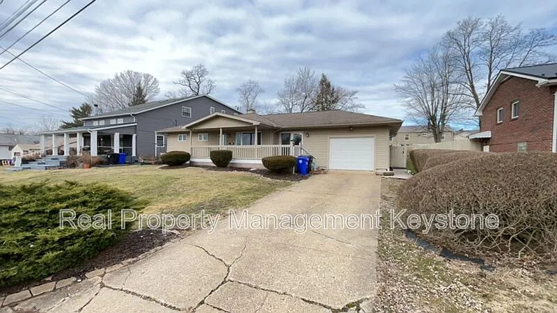 3 bed, 2.5 bath, 1560 sqft, $1,800 — Photo 2