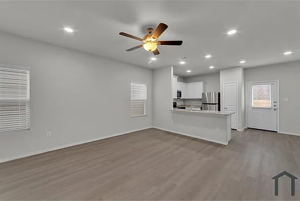 3 bed, 1250 sqft, $1,650 — Photo 4