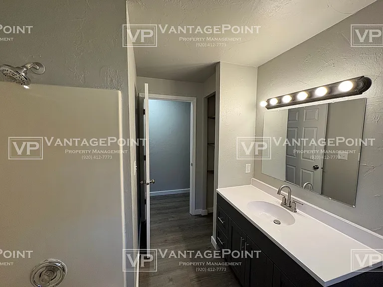 817 Bellevue St — Photo 12