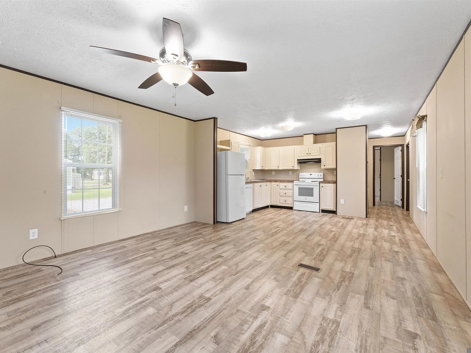 3 bed, 1280 sqft, $1,700 — Photo 2
