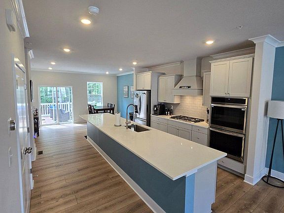 2nd image of 45294 Clearview Way