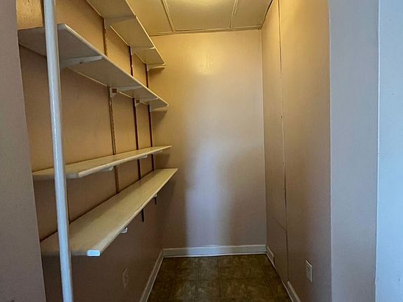 4th image of 207 W Wood St #11766889
